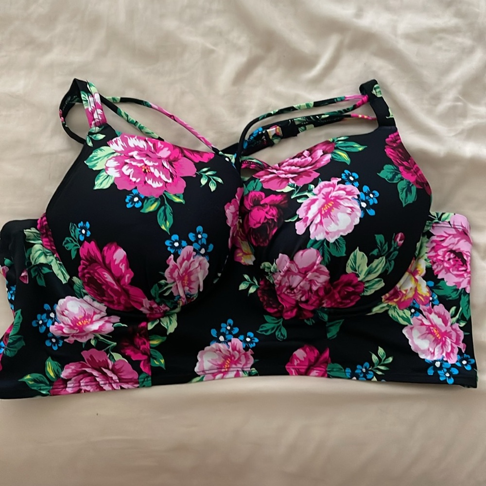 Torrid Black Floral Bikini TOP SIZE 3.